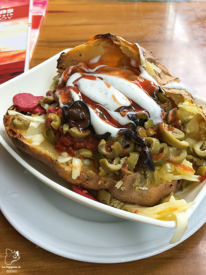 Le kumpir, une spécialité à goûter à Ortaköy en Turquie dans mon article Mon itinéraire en Turquie : Que faire, voir et visiter en 7 jours #turquie #voyage #asie #cappadoce #istanbul