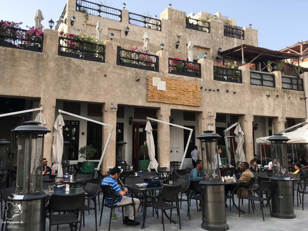 Restaurant dans le centre de Doha dans notre article Visiter Doha au Qatar : Que faire pendant une escale à Doha de 24 heures #doha #qatar #voyage #escale