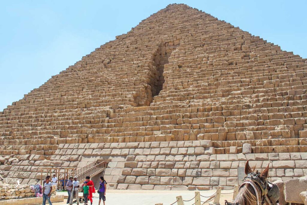 Pyramide de Mykerinos en Égypte dans notre article Le Nil en Égypte : L'itinéraire de mon voyage sur le Nil en train #egypte #nil #afrique #train #voyage #pyramide