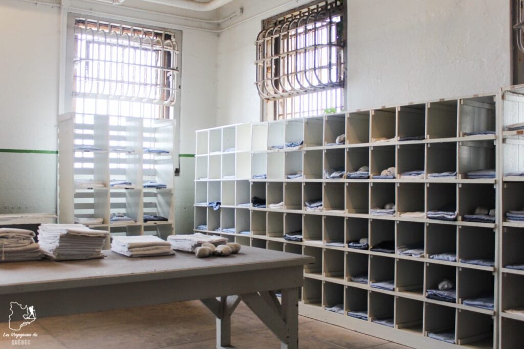 Blanchisserie à la prison d'Alcatraz à San Francisco dans notre article Visiter Alcatraz : Tout savoir sur la visite de cette prison de San Francisco #alcatraz #ile #sanfrancisco #californie #usa #etatsunis #prison