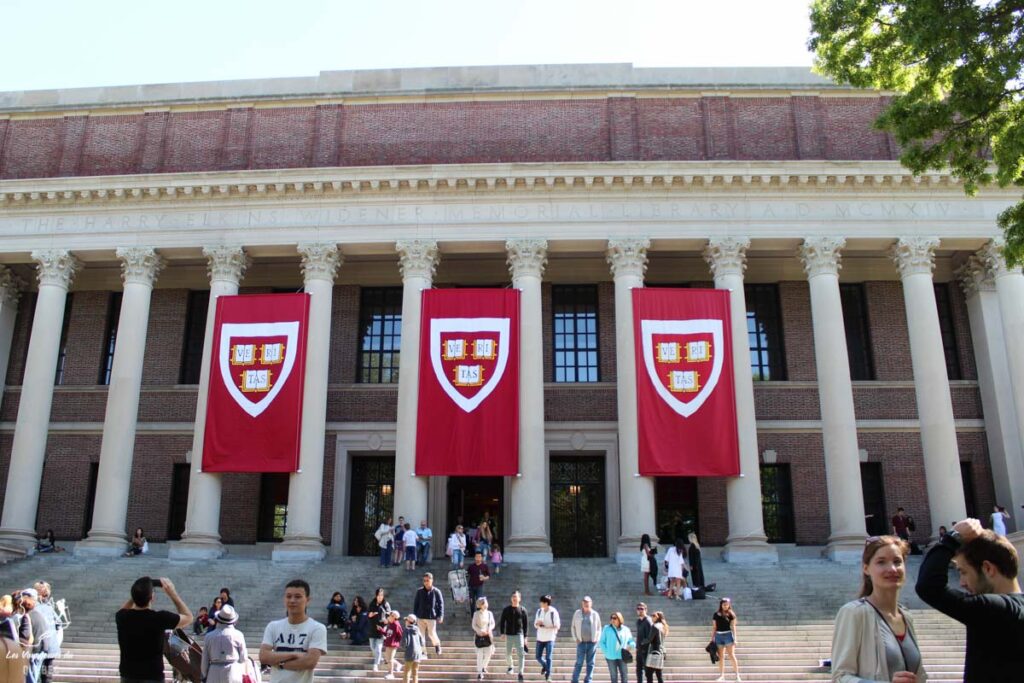 Harvard University à Cambridge en Nouvelle-Angleterre dans notre article Visiter la Nouvelle-Angleterre aux USA : Que voir lors d’un road trip de 3 jours #road trip #nouvelleangleterre #usa #etatsunis #itineraire