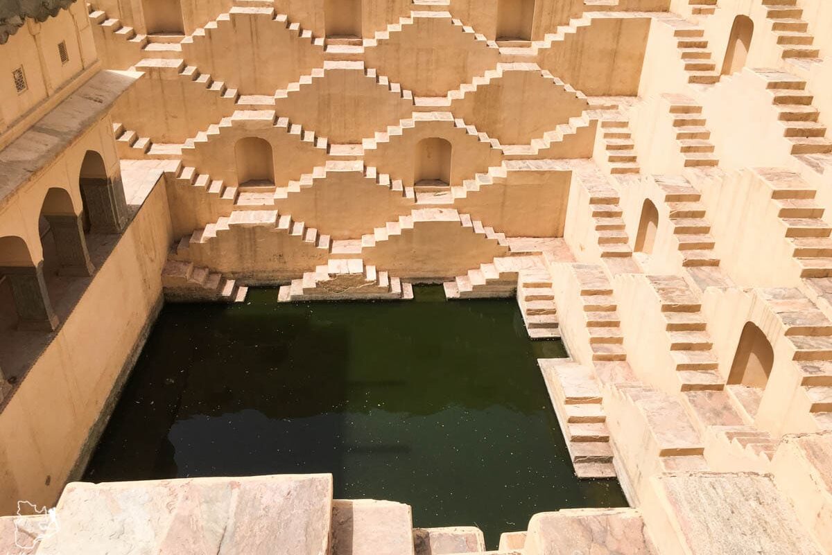 Baoli, puit à degrés à Jaipur dans notre article Visiter le Rajasthan en Inde : Itinéraire et conseils pour un voyage dans cet État du Nord de l’Inde #rajasthan #inde #itineraire #voyage