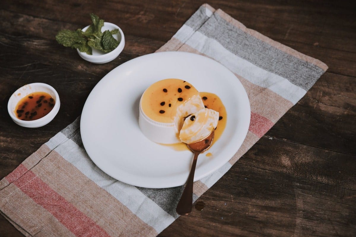 Blanc manger des Antilles dans notre article Quoi manger en Martinique en 14 spécialités culinaires #martinique #antilles #caraibes #cuisine #quoimanger #specialitesculinaires