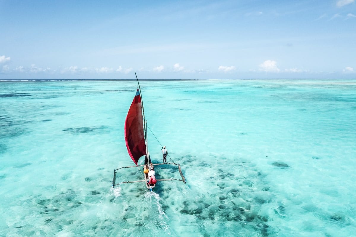 Faire une balade en voilier à Zanzibar lors du voyage en Tanzanie en petit groupe de femmes #Tanzanie #safari #voyageentrefemmes #voyage #voyagedegroupe #voyageorganise